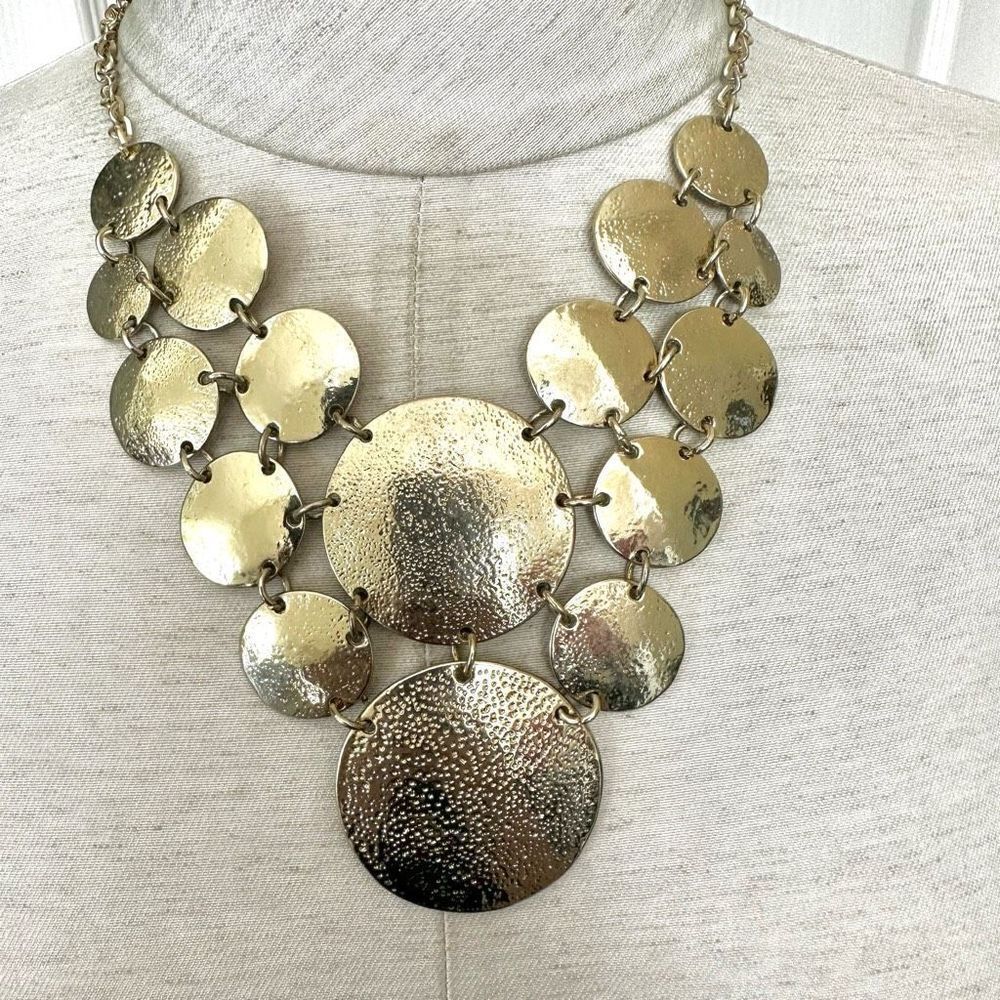Gold tone circle statement necklace